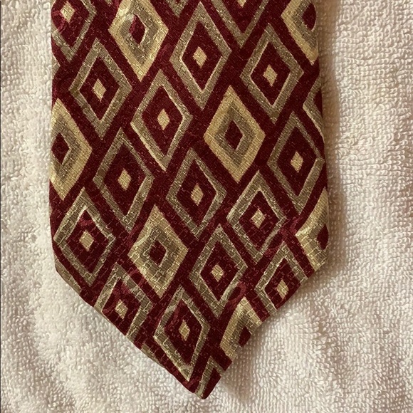 Bill Robinson Red/Gold Tie - Picture 3 of 6